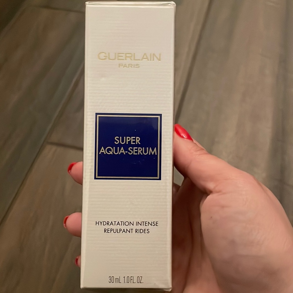 Guerlain Super Aqua Serum intense hydration wrinkle plumper.